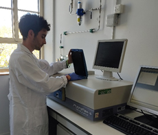 Espectrofluorímetro