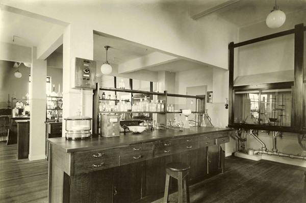A chemistry lab in the Rockefeller. Click on it to get a larger image