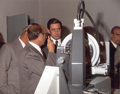 The first 4-circle diffractometer (1973)